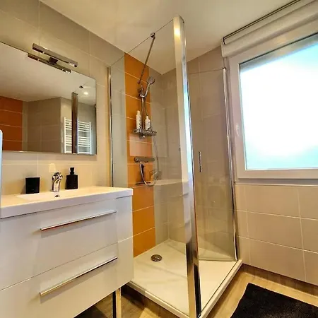 Bia 21 - Chaleureux T2, Proche Lac, Pkg Souterrain Annecy